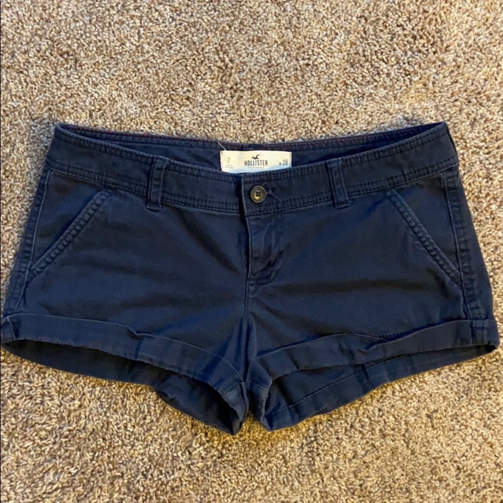 Hollister khaki shorts